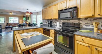 Pigeon Forge Home w/ Screened Porch, 3 Mi to Town!