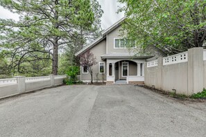 Interior - Ruidoso Vacation Rental w/ Hot Tub & Game Room! (Ruidoso)