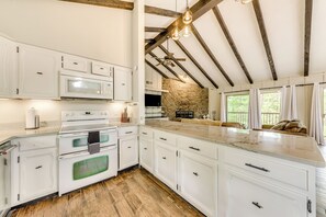 House (4 Bedrooms) | Interior - Ruidoso Vacation Rental w/ Spacious Deck (Ruidoso)