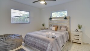 Unclassified image, 5 of 24, button - Gulfport Vacation Rental: Close to Beaches! (Gulfport)
