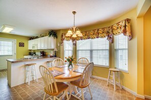 House (3 Bedrooms) | Interior - Pigeon Forge Home w/ Deck & Hot Tub Near Town! (Pigeon Forge)