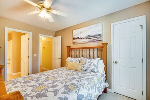 Interior - Pigeon Forge Home w/ Deck & Hot Tub Near Town! (Pigeon Forge)