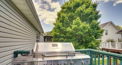 Pigeon Forge Home w/ Deck & Hot Tub Near Town!