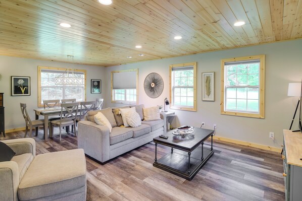 House (2 Bedrooms) | Interior - Sevierville Cabin w/ Private Hot Tub & Fire Pit (Sevierville)