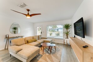 Interior - Nokomis Home w/ Screened Pool, 3 Mi to Beaches! (Nokomis)