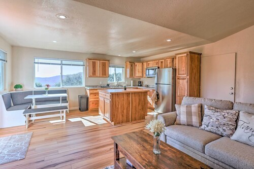 Oakhurst Duplex ~ 13 Mi to Yosemite National Park!