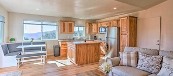 Oakhurst Duplex ~ 13 Mi to Yosemite National Park!