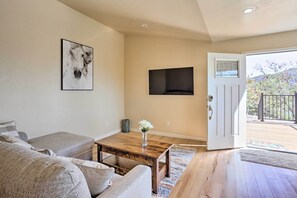 House (1 Bedroom) | Interior - Oakhurst Duplex ~ 13 Mi to Yosemite National Park! (Oakhurst)