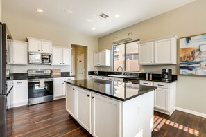 Private kitchen - Estrella Mountain Ranch Vacation Rental w/ Pool! (Goodyear)