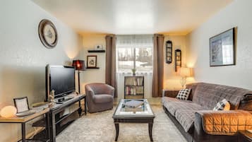 Apartment (3 Bedrooms) | Front of property