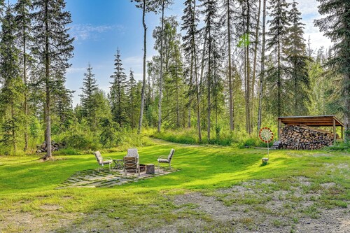 Lovely Soldotna Home, Steps From Kenai River