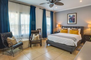 2 bedrooms, iron/ironing board, free cots/infant beds, bed sheets - Long Beach Vacation Rental < 1 Mi to Beach! (Long Beach)
