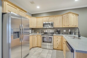 Interior - Luxe Midway Condo w/ Golf Course & Mountain Views! (Midway)