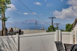 Apartment (3 Bedrooms) | Interior - Colorado Springs Townhome w/ Game Room & Grill! (Colorado Springs)