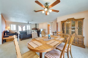 Interior - Rural California Getaway w/ Private Hot Tub (Pioneertown)