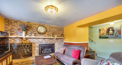 Colorado Springs Home w/ Patio & Ping Pong Table!