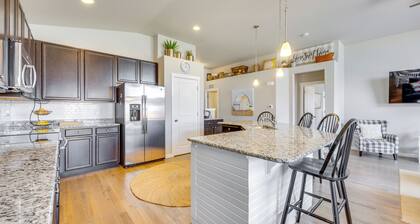 Stunning Peyton Retreat w/ Game Room, Private Yard