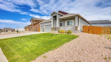 House (5 Bedrooms) | Interior