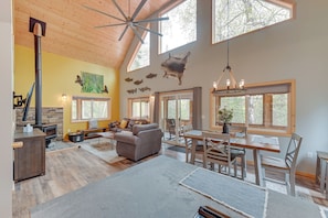 House (3 Bedrooms) | Interior