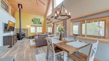 House (3 Bedrooms) | Interior