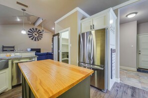 House (3 Bedrooms) | Interior - Spacious Lubbock Home w/ Private Pool & Yard! (Lubbock)