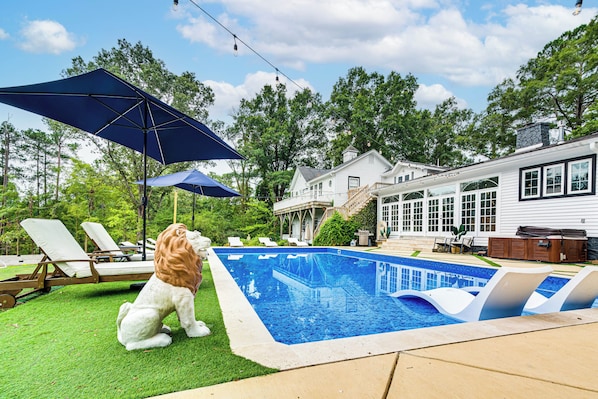 House (4 Bedrooms) | Pool