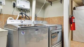 Apartment (1 Bedroom) | Bahagian dalam