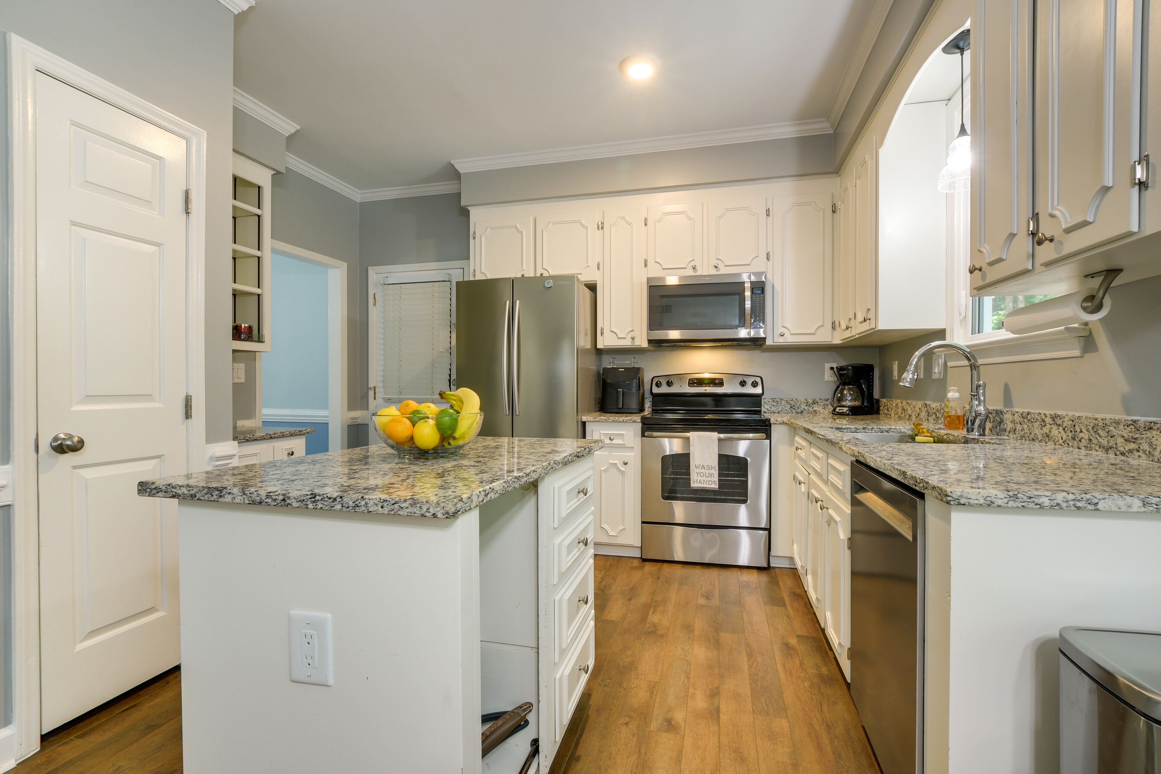 Microwave, oven, stovetop, dishwasher