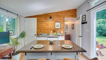 Apartment (0 Bedroom) | Interior