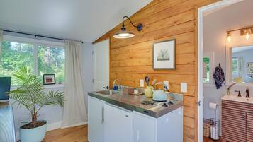 Apartment (0 Bedroom) | Interior