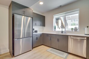 Departamento (2 Bedrooms) | Cocina privada | Microondas, horno, parrilla de estufa y lavavajillas 