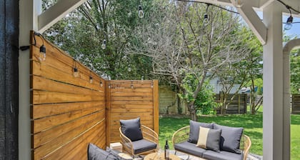 1 Mi to Downtown Franklin: Bright Studio w/ Patio!
