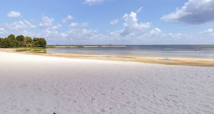 St Cloud Vacation Rental - Walk to Lakefront Park!