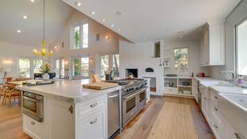 Rumah (4 Bedrooms) | Dapur pribadi | Tisu