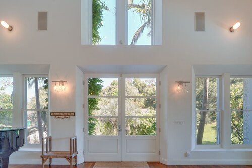 Gorgeous Carpinteria Home: Pool, Spa, Fireplaces!