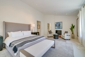 Talo (4 Bedrooms) | 4 makuuhuonetta, silitysrauta/-lauta, vuodevaatteet