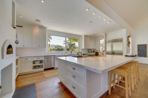 House (4 Bedrooms) | Private kitchen | Paper towels - Gorgeous Carpinteria Home: Pool, Spa, Fireplaces! (Carpinteria)