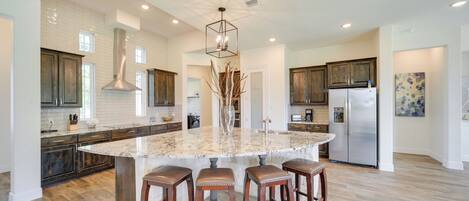 House (3 Bedrooms) | Interior