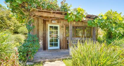 Farmhouse-chic Carpinteria Cottage w/ Pool Access