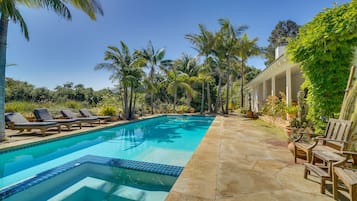 Kolam renang outdoor