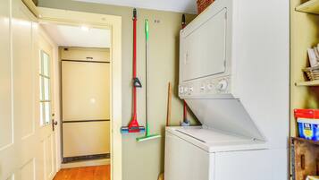 Cottage (3 Bedrooms) | Interior