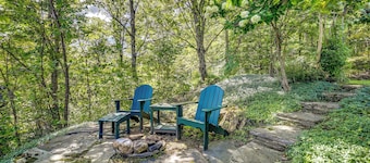 Warren Vacation Rental ~ 3 Mi to Sugarbush Resort!