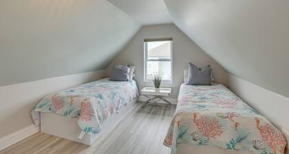 Wildwood Home w/ Deck - Walk to Beach + Boardwalk!