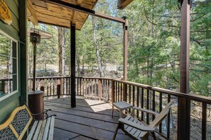 House (3 Bedrooms) | Interior - Creekside Cabin By Calaveras Big Trees State Park (Arnold)