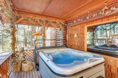 Pet-friendly Bayfield Cabin w/ Game Room & Hot Tub
