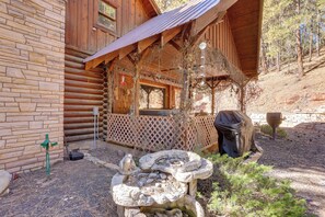 Interior - Pet-friendly Bayfield Cabin w/ Game Room & Hot Tub (Bayfield)