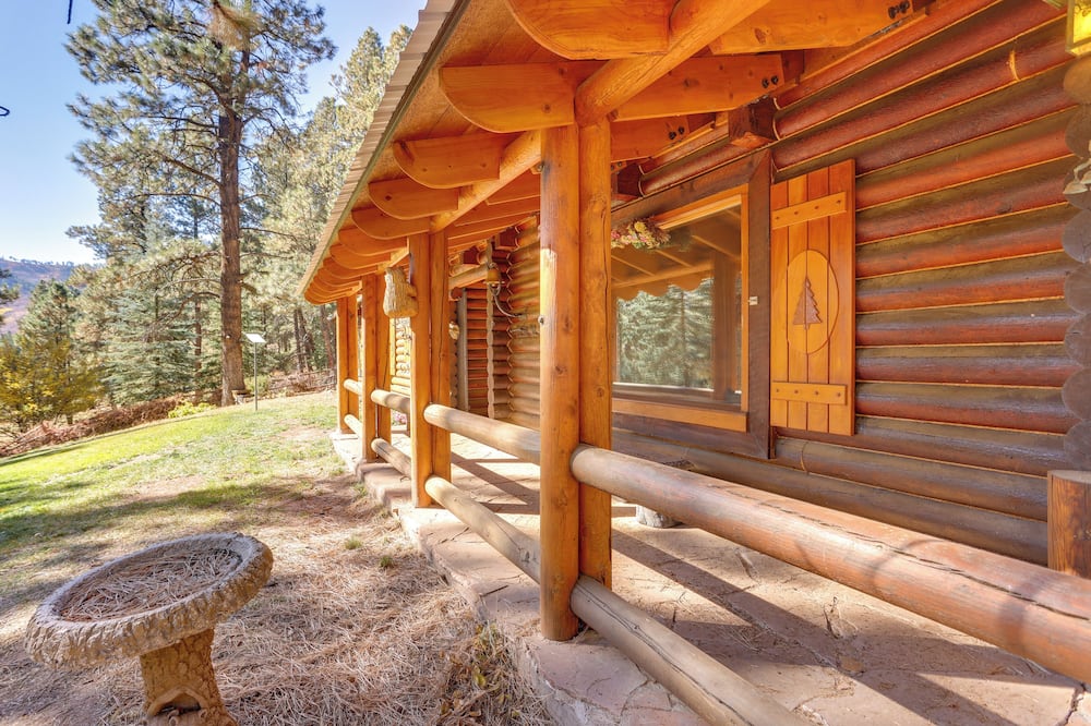 Pet-friendly Bayfield Cabin w/ Game Room & Hot Tub - Vallecito Reservoir, CO
