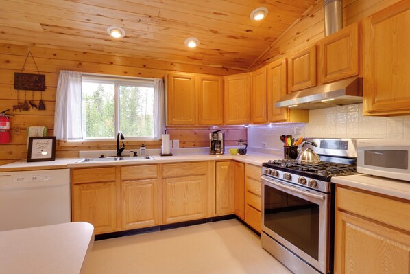 House (2 Bedrooms) | Interior