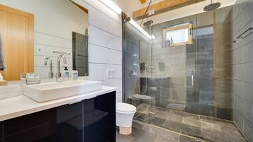 House (2 Bedrooms) | Bathroom
