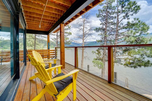 Bayfield Waterfront Cabin: Game Room & Lake Views!